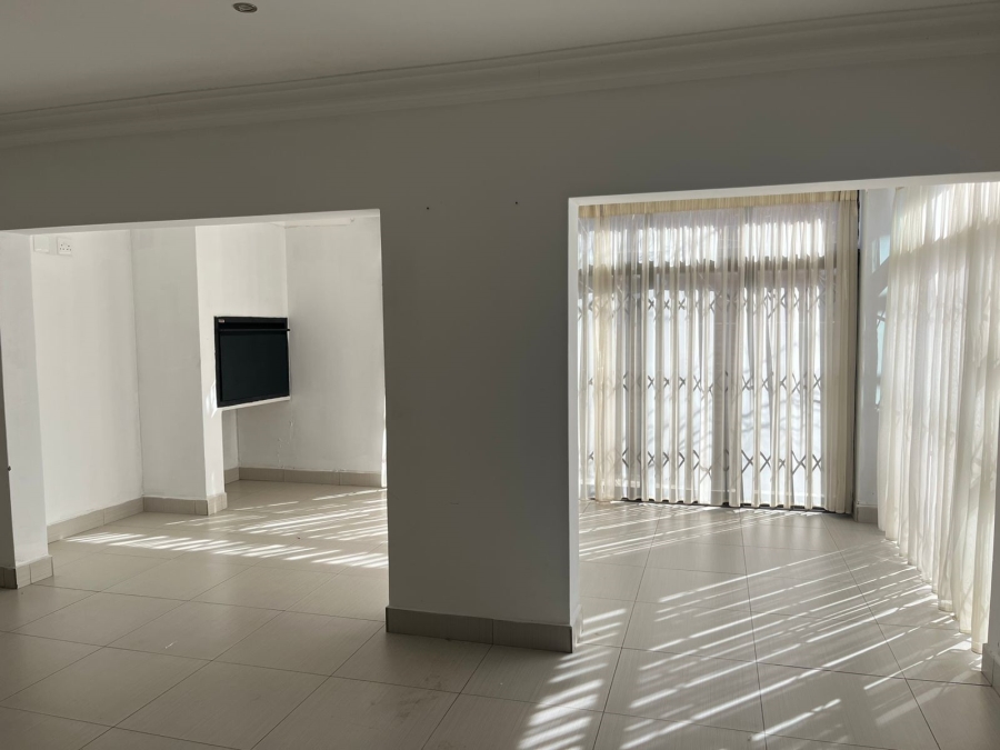 4 Bedroom Property for Sale in Heuwelsig Free State